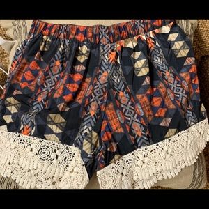 Silk shorts with lace